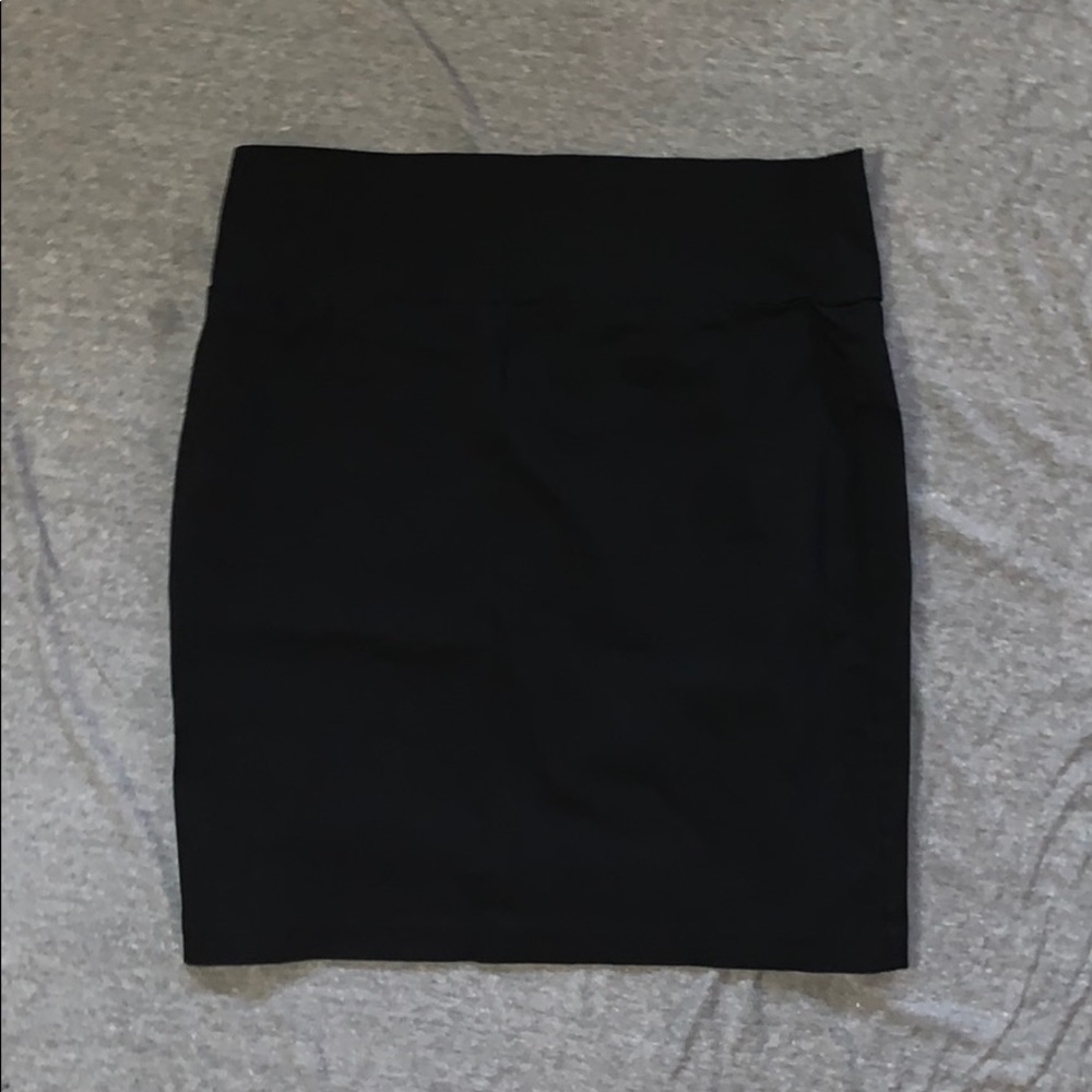 NEW WINDSOR FITTED DRESS SKIRT